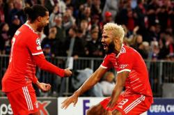 包含法兰克福球员集体亮眼，合作紧密取得胜利的词条