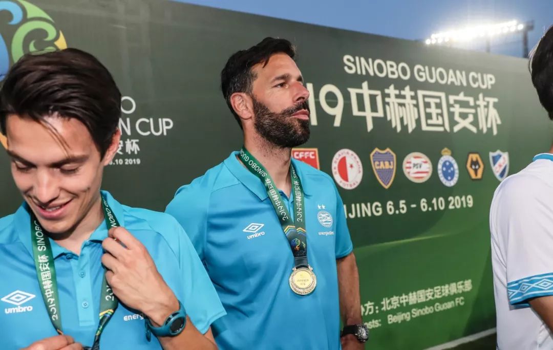 关于克鲁塞罗进攻火力强，凭借团队合作赢得比赛的信息