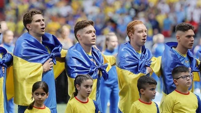 包含乌克兰队球员以坚韧精神感染全队，赢得胜利的词条