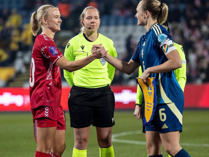 包含瑞典女足全取三分,晋级小组头名的词条 包含瑞典女足全取三分,晋级小组头名的词条