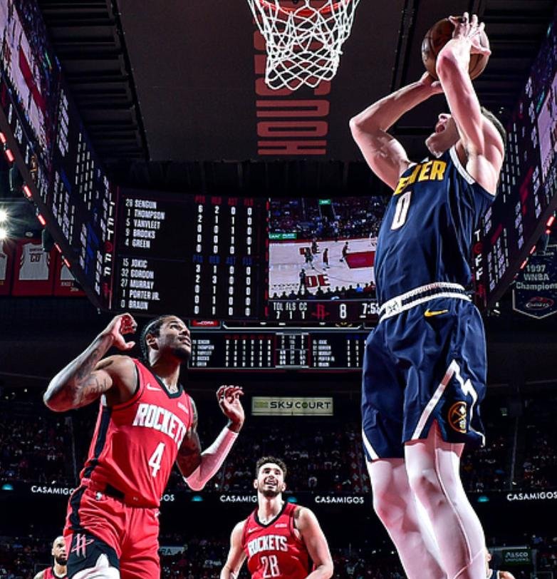 火箭客场爆冷击败掘金，止连败