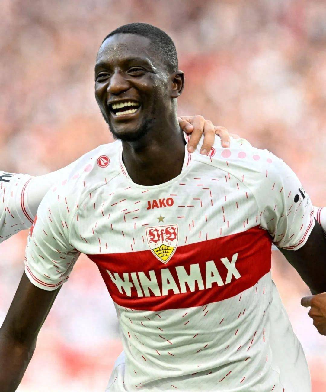 亚眠客场逼平欧塞尔，拿下宝贵积分的简单介绍