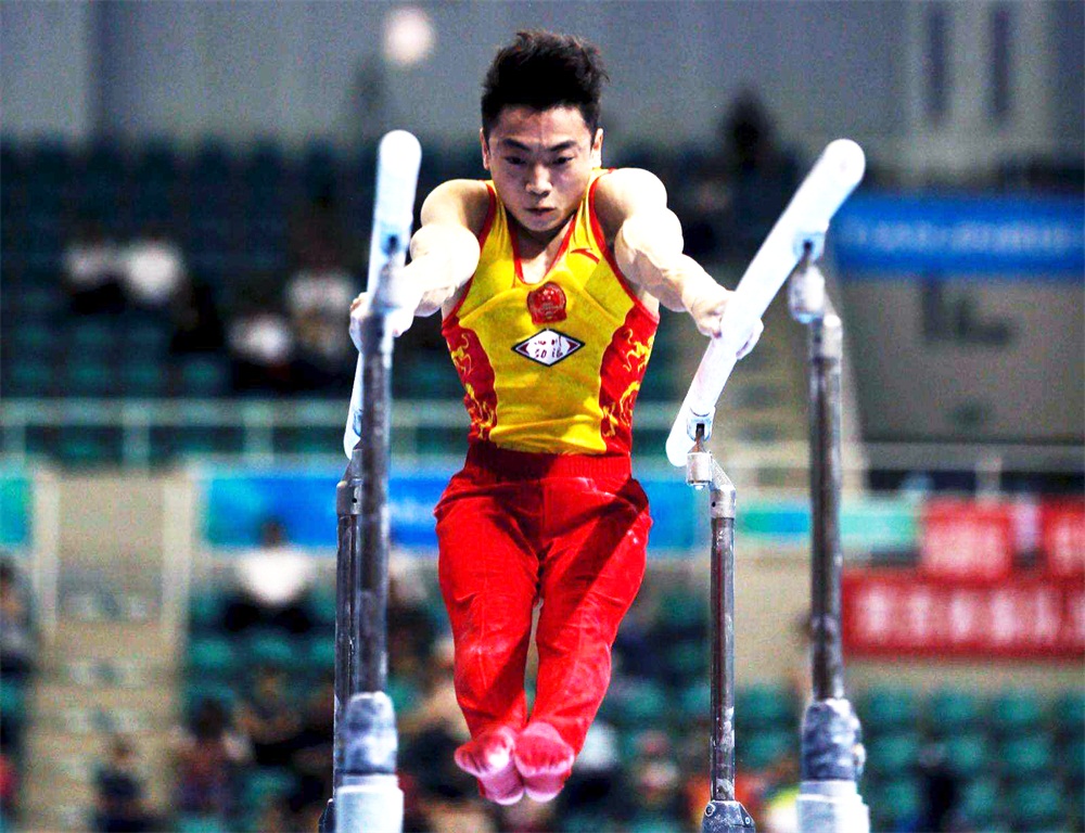 运动员们为比赛冒尖，展现风采