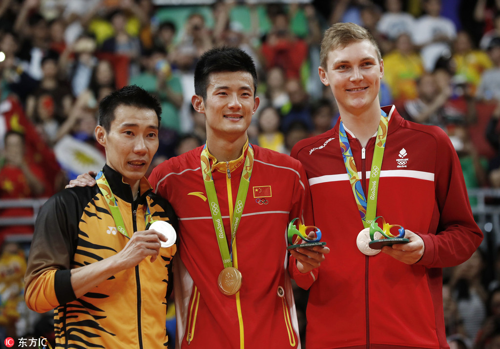 巴西运动员力压羽毛球对手获胜